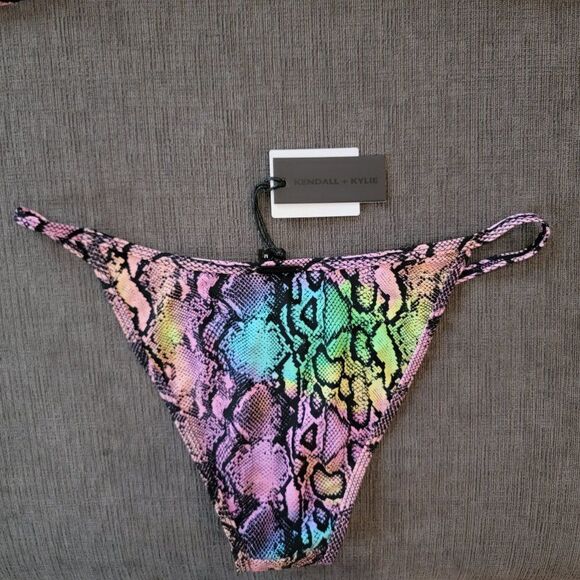 Kendall & Kylie Women's Mesh Trim Tie Dye Snake Triangle Bikini Set Size… - Picture 8 of 16